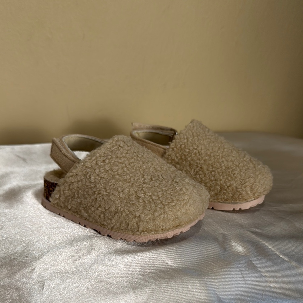 Warm Baby Beige Sherpa Sandals